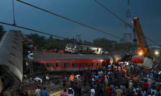 Cập nhật tai nạn tàu hỏa tại Ấn Độ: Gần 290 người thiệt mạng