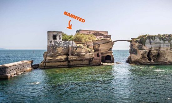 Chùm ảnh: Hòn đảo đá ở Ý bị nguyền rủa và người dân địa phương từ chối tiếp cận