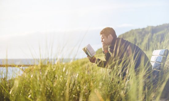 6 lý do bạn nên đọc nhiều sách hơn - việc nhỏ ích lợi lớn