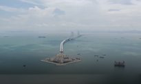 Trung Quốc hoàn thành lắp đặt đường hầm ống bê tông vỏ thép dưới biển dài nhất thế giới