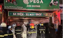 Hà Nội: Cháy cửa hàng kinh doanh xe máy điện, 3 người trong một gia đình tử vong thương tâm