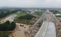 Hàn Quốc: Mưa lớn, lũ nhấn chìm hầm đường bộ khiến 14 người chết đuối