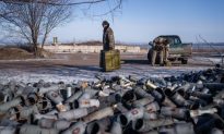 Mỹ viện trợ bom chùm cho Ukraine, chiến tranh tiếp tục leo thang