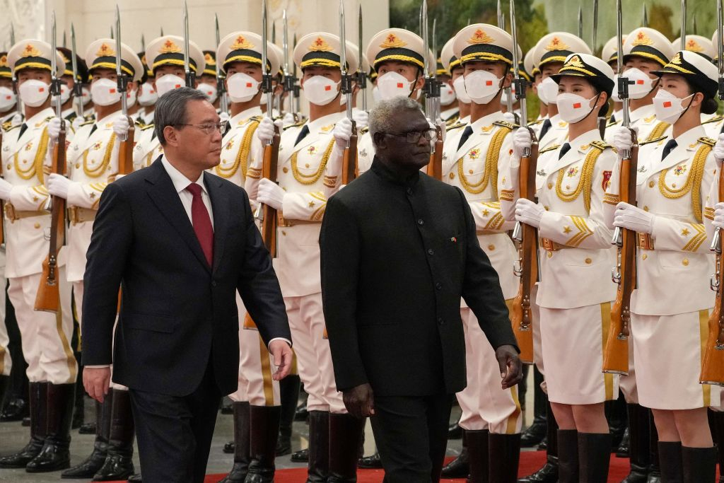 Thủ tướng Solomon nói Trung Quốc đã cứu quốc đảo, cựu tỉnh trưởng phản bác rằng ĐCSTQ vũ khí hóa Solomon