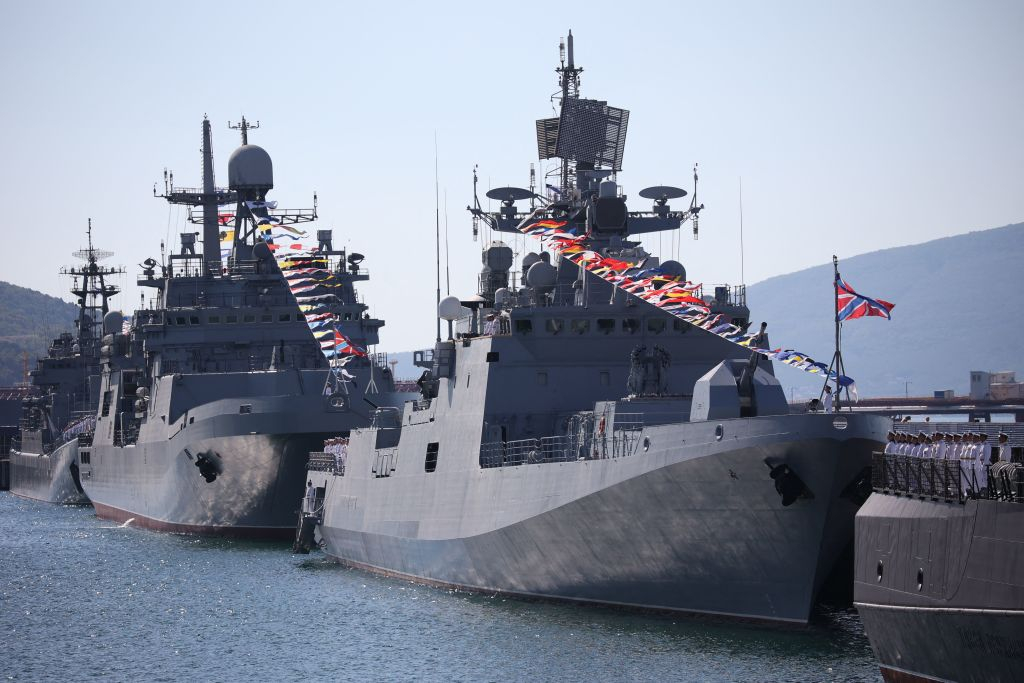 Ukraine cảnh báo đánh chìm tàu chiến Nga ở Biển Đen