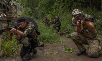 Ukraine tiến quân vào làng Urozhaine, giao tranh đẫm máu