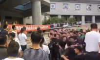 CCTV đưa tin sai sự thật về xả lũ, người dân Trung Quốc biểu tình, xung đột với cảnh sát