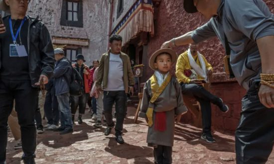 Hoa Kỳ cấm thị thực các quan chức Trung Quốc thi hành chính sách đồng hóa trẻ em Tây Tạng