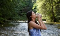 3 thói quen uống nước 'phá hủy' thận - Nhiều người đang mắc phải!