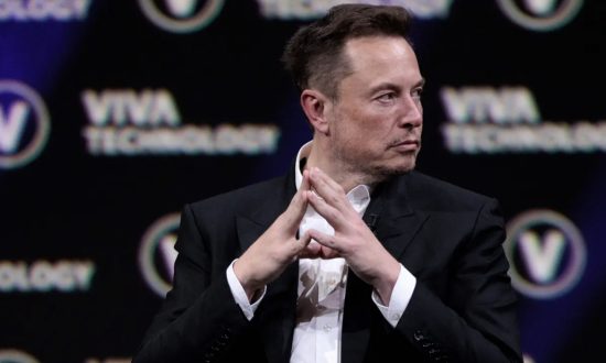 Elon Musk lên tiếng sau khi bị Ukraine chỉ trích đã tắt Starlink, làm gián đoạn cuộc tấn công hạm đội Nga
