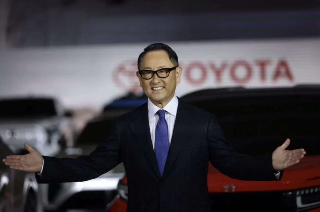 Chủ tịch Toyota nói mọi người cuối cùng cũng nhận ra sự thật về xe điện