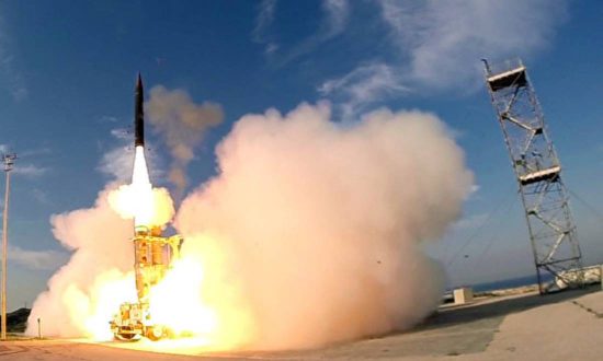 Quân đội Israel lần đầu tiên trong lịch sử đánh chặn tên lửa từ ngoài khí quyển