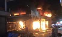 Quảng Ninh: Cháy chợ ở Hạ Long lúc nửa đêm, nhiều ki-ốt hàng hóa bị thiêu rụi