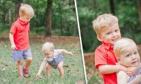 Nhiếp ảnh gia yêu cầu cậu bé 4 tuổi ôm em trai mình, và cái kết thật bất ngờ