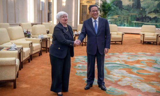 Chuyên gia: Thủ tướng Trung Quốc Lý Cường bị Phó Thủ tướng Hà Lập Phong lấn át trong ủy ban tài chính
