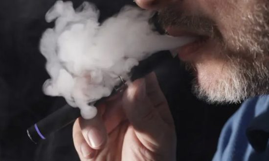 Úc cấm nhập khẩu vape dùng một lần nhằm ngăn chặn tình trạng giới trẻ nghiện nicotine