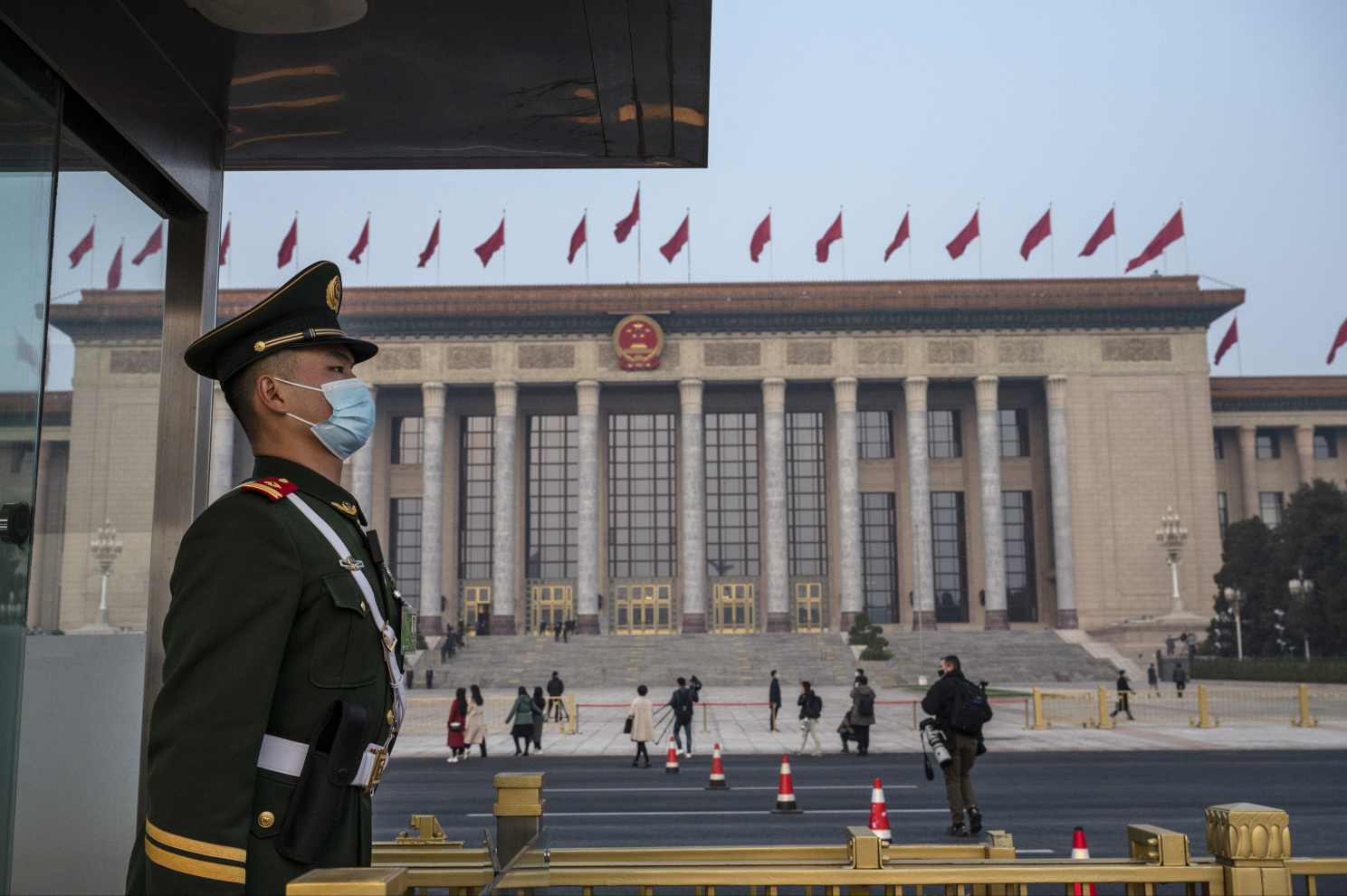Cứu trợ kinh tế bất thành, Bắc Kinh tìm cách đổ lỗi