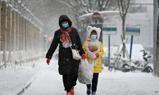 Trung Quốc ban bố cảnh báo băng giá và bão tuyết, toàn bộ học sinh Bắc Kinh học tại nhà