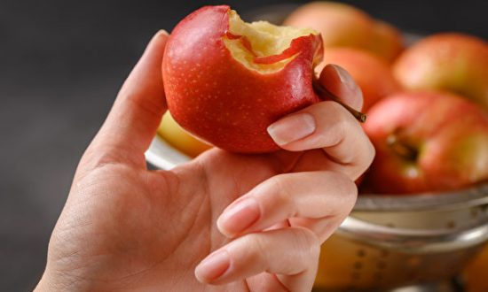 Táo ngăn ngừa bệnh tiểu đường và ức chế sự lây lan của tế bào ung thư - Hướng dẫn cách ăn táo