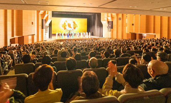 Shen Yun cảm động Nagoya, khán giả khen ngợi tiết lộ 'chủ đề nhân sinh muôn thuở'