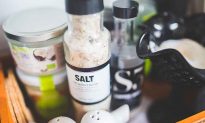 Khi chọn muối ăn, nếu có 4 đặc điểm này thì bạn nên tránh mua, kẻo gây hại cho sức khoẻ