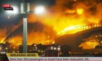 Máy bay của Hàng không Nhật Bản bốc cháy dữ dội trên đường băng