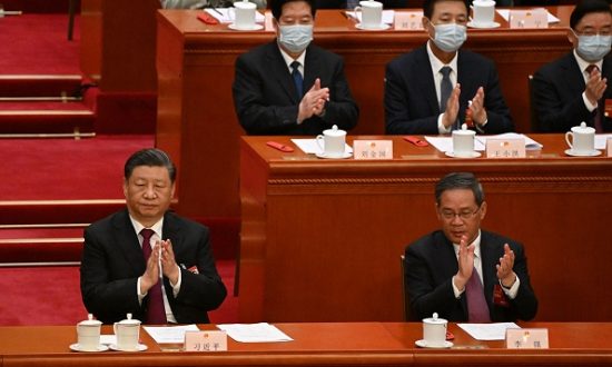 Chuyên gia: Các ủy viên Bộ Chính trị báo cáo tin giả cho ông Tập, Bắc Kinh đang đi vào ngõ cụt