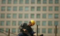Bắc Kinh: Hơn 60 lao động di cư tuyệt vọng đòi tiền công gần 1 triệu USD