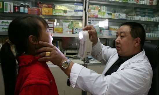 Hàng chục triệu người ở Trung Quốc từ bỏ bảo hiểm y tế vì mức phí cao, thu nhập thấp