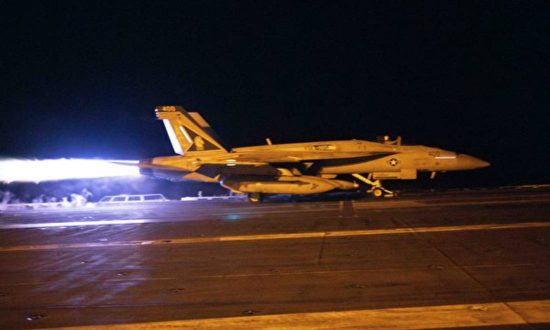 Mỹ, Anh liên thủ tấn công 18 mục tiêu của Houthi bằng tiêm kích F/A-18 Hornet