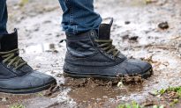 Cảnh giác với một loại vi khuẩn độc hại có thể bám trên đôi giày của bạn