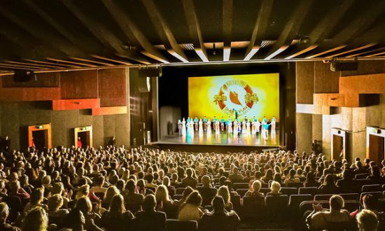 Buổi diễn đầu tiên của Shen Yun tại Úc: Giới nghệ thuật và doanh nhân dòng chính đánh giá cao