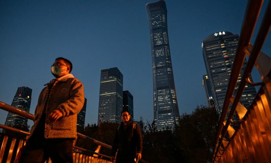 Trung Quốc rơi vào đại suy thoái, chuyên gia tài chính tiết lộ về sự thịnh vượng giả tạo