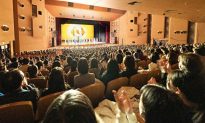 Hai buổi diễn Shen Yun ở Kobe kín chỗ: Nội hàm Thần tính khiến khán giả bừng tỉnh