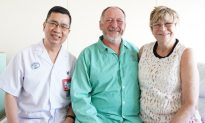 3 người Việt Nam hiến máu hiếm cứu sống bệnh nhân người Anh