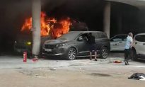 TP. HCM: Cháy lớn tại bãi giữ xe, ô tô cấp cứu bị thiêu rụi