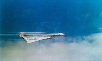 XB-70: Oanh tạc cơ siêu thanh huyền thoại vượt xa Concorde