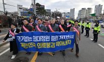 Khủng hoảng y tế ở Hàn Quốc: Hàng loạt bác sĩ đình công, nghỉ việc, nguyên nhân vì sao?
