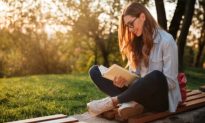 Nghiên cứu: Dành 6 phút mỗi ngày đọc sách giúp giải tỏa căng thẳng