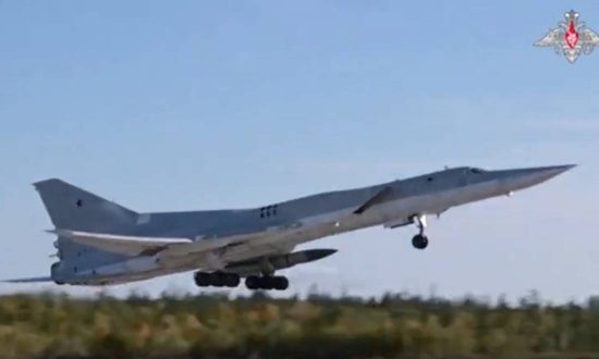 Tu-22 của Nga bị S-200 của Ukraine bắn hạ