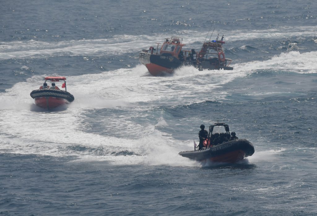 Hàn Quốc đáp trả mạnh mẽ để bảo vệ lãnh hải trước lực lượng 'Dân quân biển' Trung Quốc
