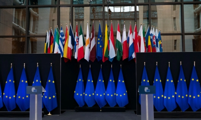 Quốc kỳ Liên minh châu Âu được treo tại trụ sở Hội đồng châu Âu ở Bruxelles vào ngày 29/11/2019. (Ảnh: (Kenzo Tribouillard/AFP/Getty Images)