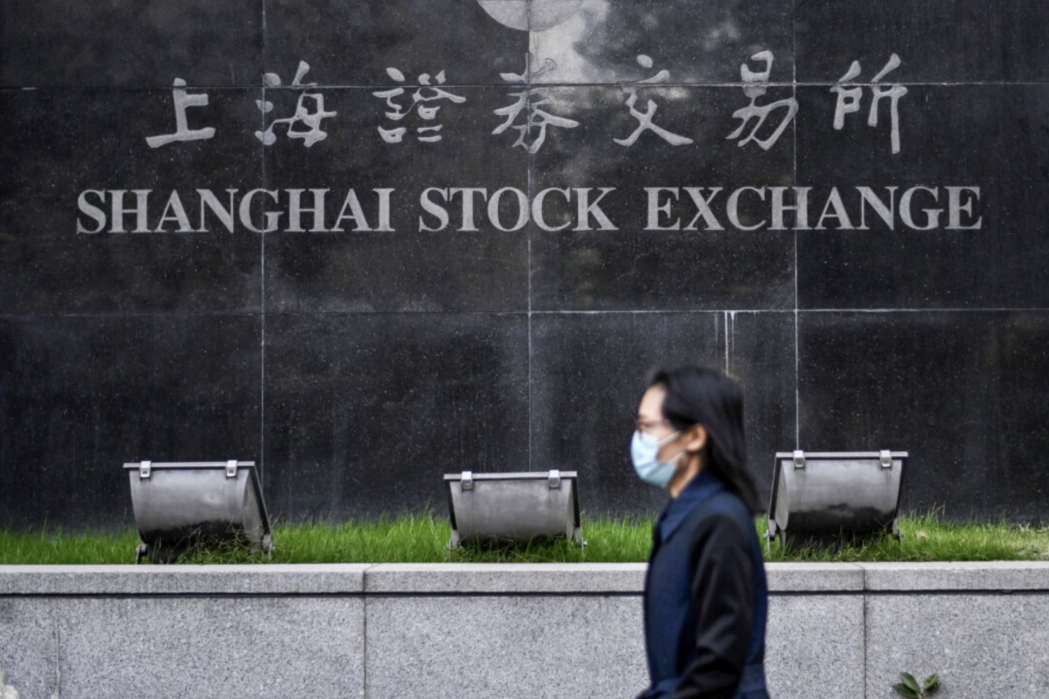 Chuyên gia: Quy định chứng khoán mới của Bắc Kinh làm thị trường thêm hoảng loạn