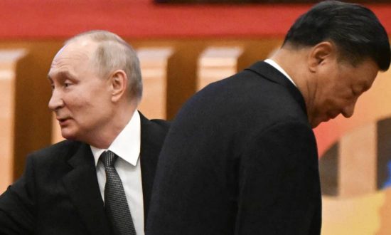 Ông Putin thăm Trung Quốc khi quân đội Nga tiến vào Ukraine
