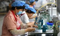 Thế hệ 2000 ở Trung Quốc thà làm shipper giao hàng chứ không làm công nhân nhà máy