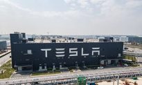 Tại sao sau một thời gian dài trấn áp, Bắc Kinh lại liên tục nhượng bộ Tesla?