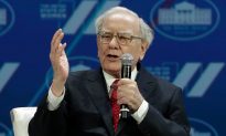 Tỷ phú Warren Buffett nói gì khi được hỏi có tiếp tục đầu tư vào các công ty Trung Quốc và Hong Kong?
