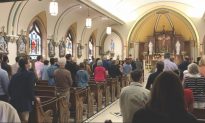 Người đàn ông Mỹ đến nhà thờ và bắn mục sư, 'Chúa can thiệp', súng bị kẹt