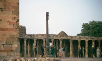 Cột sắt bí ẩn của Ấn Độ đứng trước gió mưa suốt 1.600 năm mà không bị rỉ sét