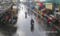 TP. HCM đón trận mưa lớn nhất từ đầu năm, một số tuyến đường bị ngập